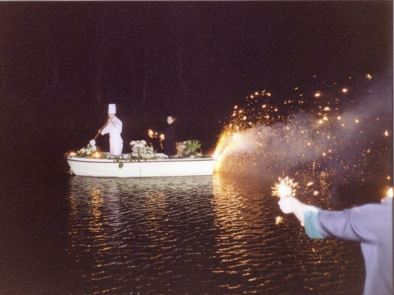 Arriv&eacute;e du g&acirc;teau